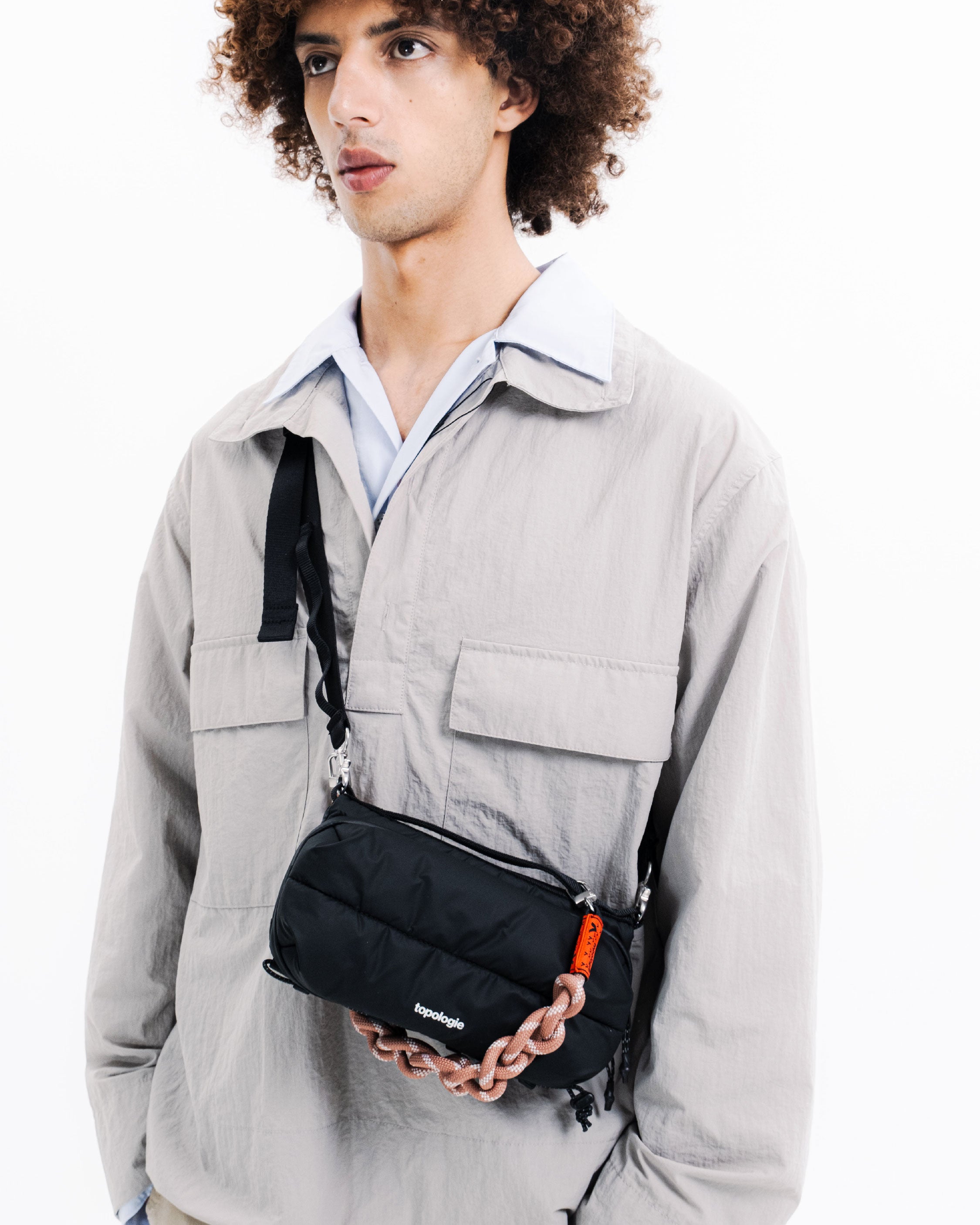 Bottle Sacoche / Black (Puffer) / Bungee Strap / Black (Synthetic Leather)