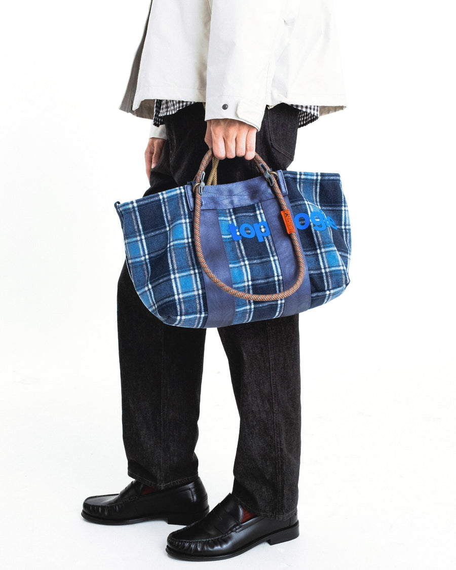 Summit Tote Wide Small – Topologie Hong Kong