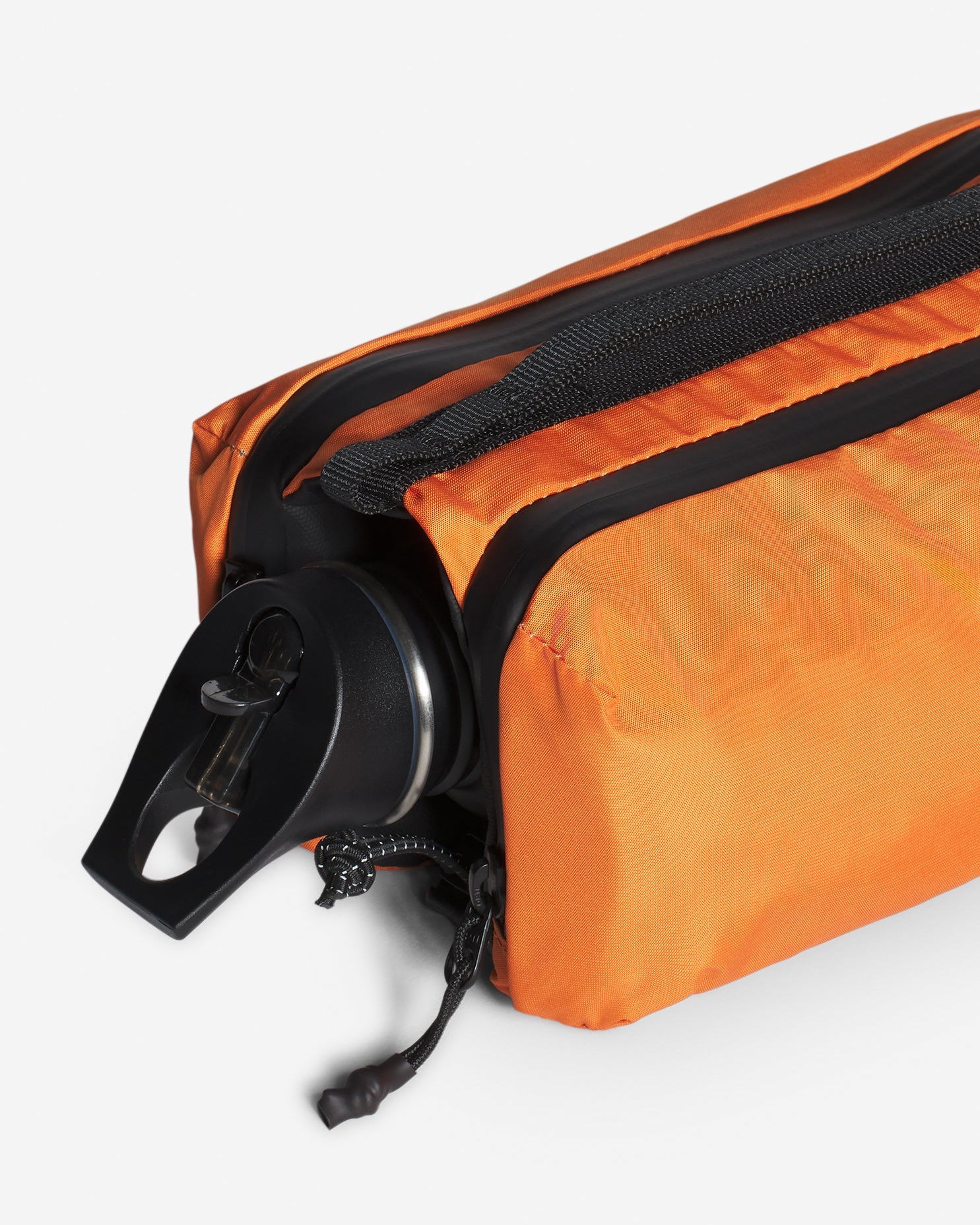 Maison Kitsuné x Topologie Bottle Sacoche