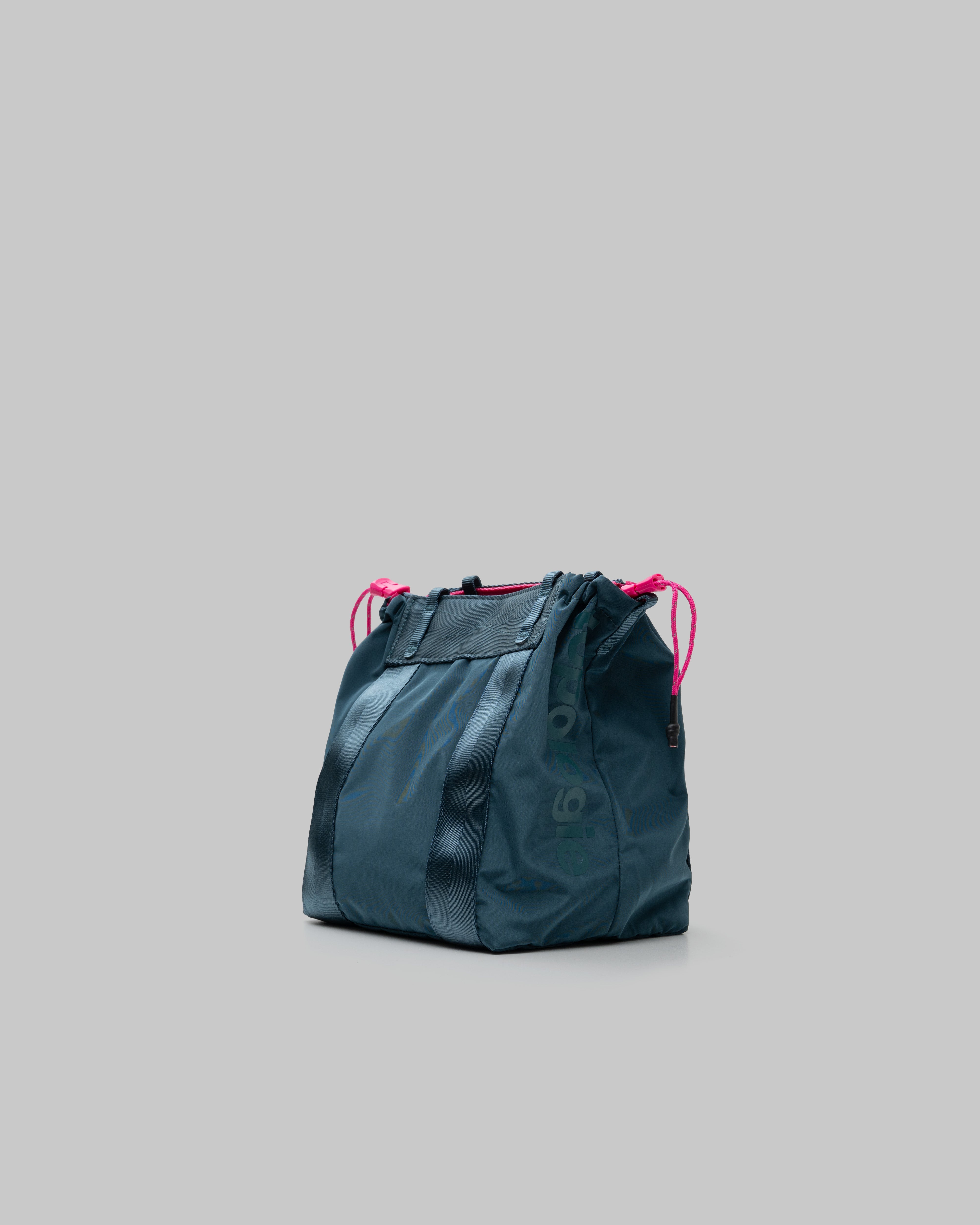 Summit Tote Small