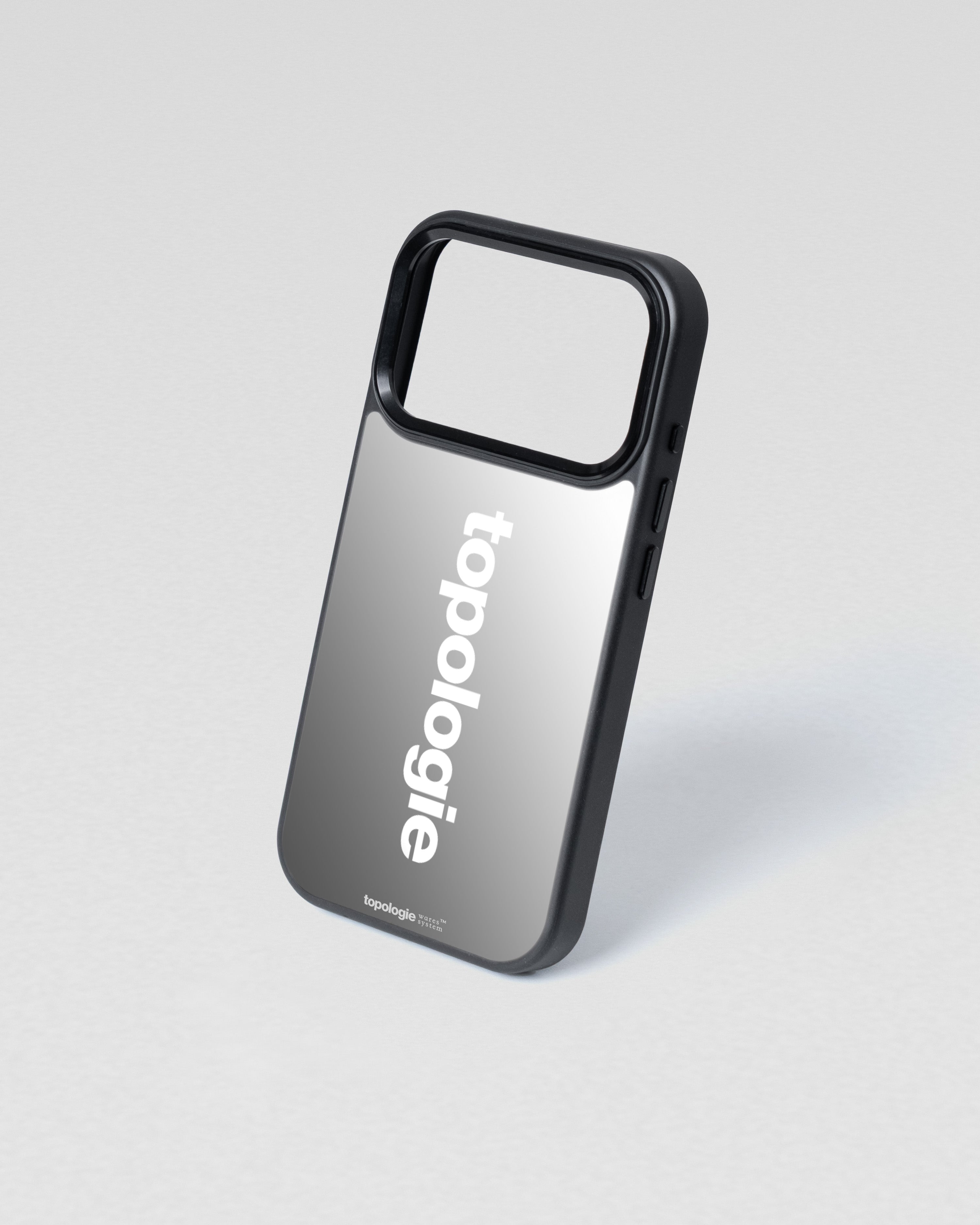 Siurana Phone Case / Silver Mirror / iPhone 15 Pro