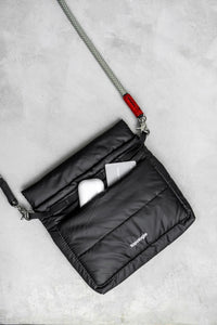 Musette Small / Puffer / Black  / Bungee Wrist Strap Future Blue