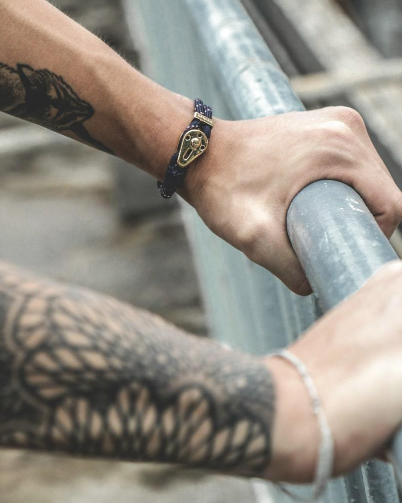 Yosemite / Navy Patterned / Gold